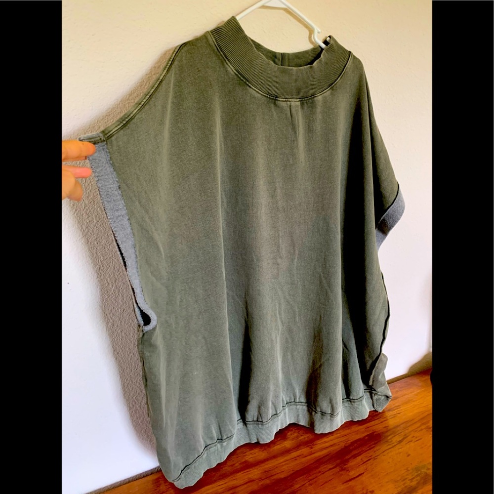 Free People oversized super soft cropped sleeve rough edge sweatshirt size Large